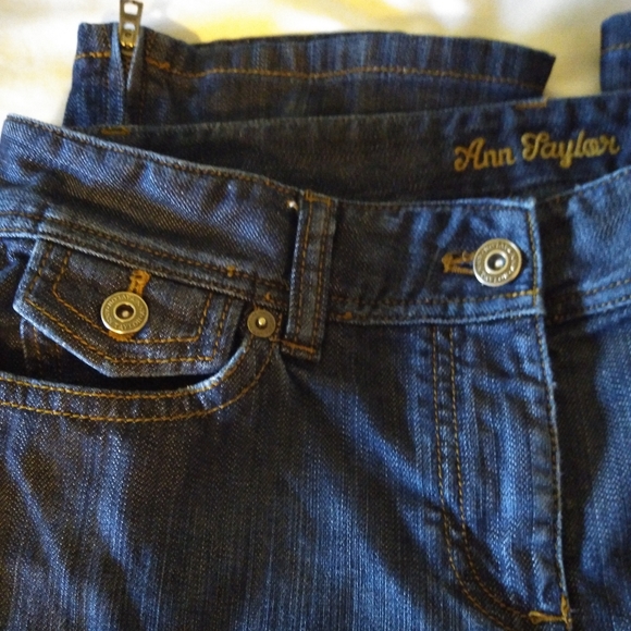SHORT ANN  TAYLOR SIZE 4 AND COLOR BLUE - Picture 4 of 4